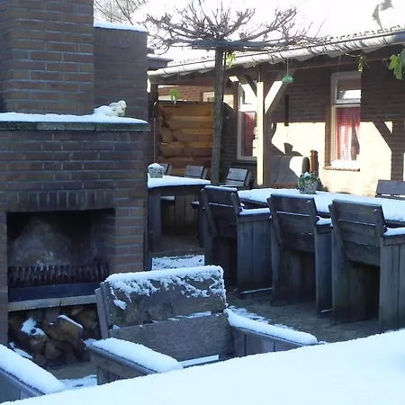 Hoeve De Mertel イン *